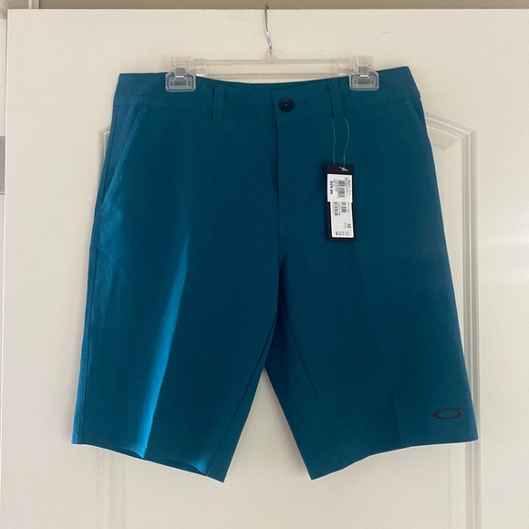New! Oakley Woman's Trouser Short - Picture 1 of 6